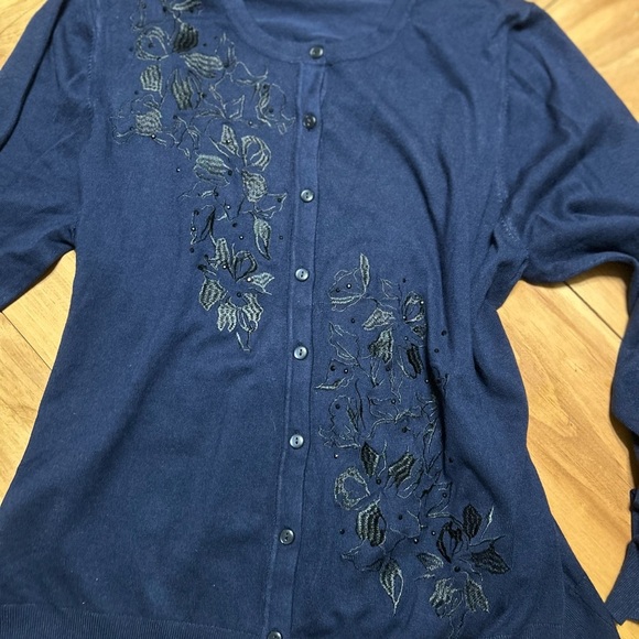 Croft & Barrow Navy Blue Sweater - Picture 2 of 12